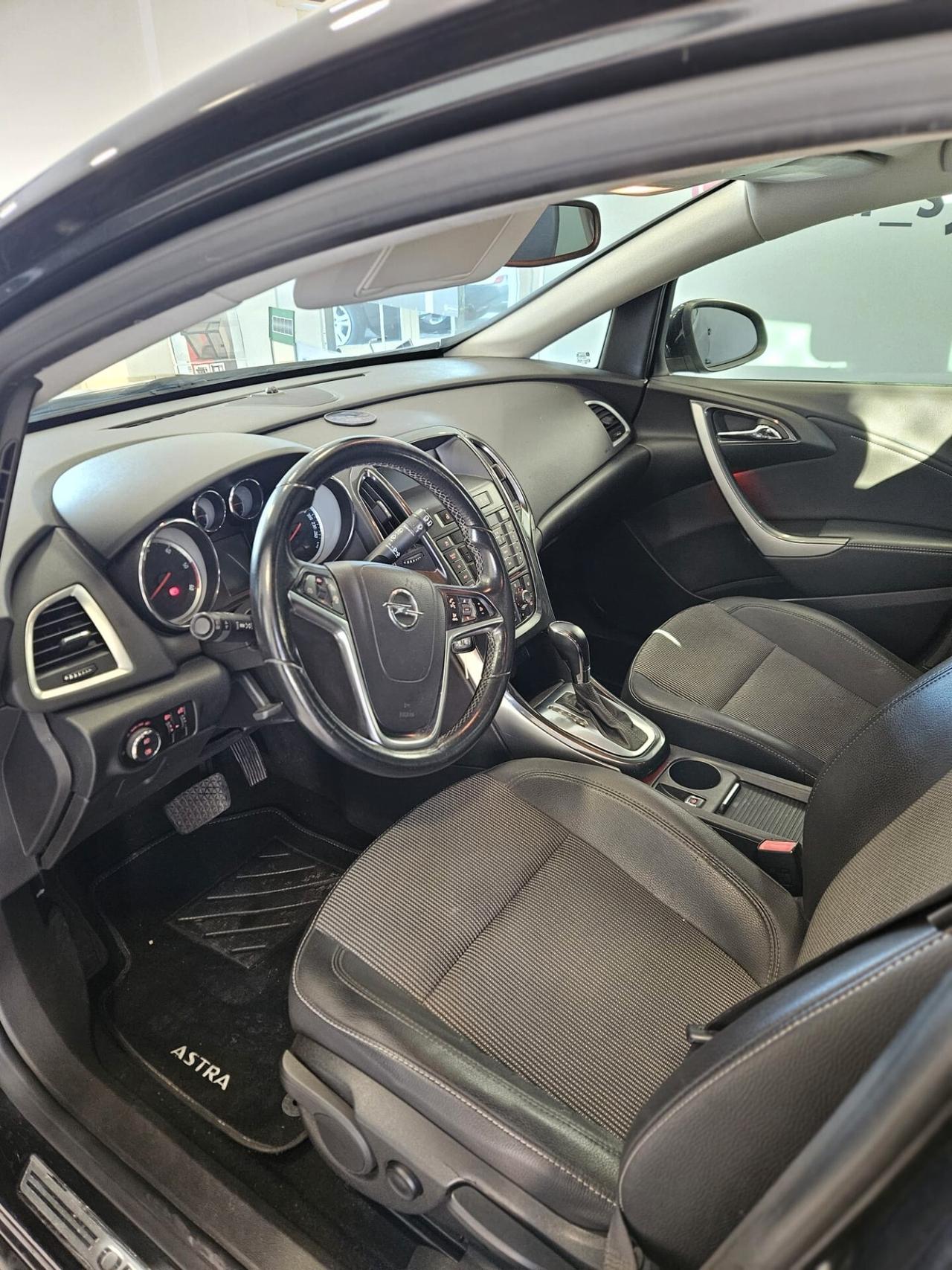 Opel Astra 2.0 CDTI Sports Tourer aut. Cosmo