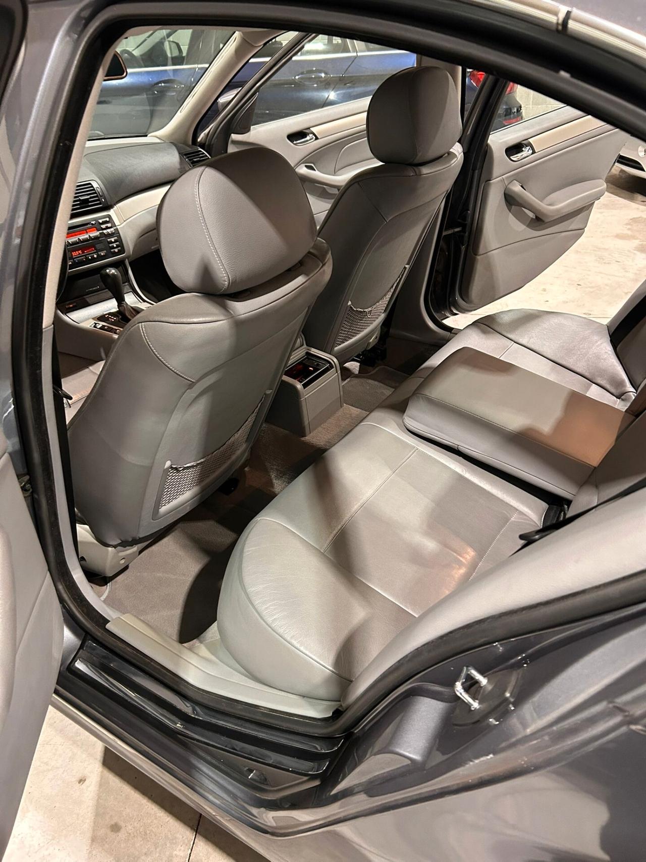 Bmw 330 330d turbodiesel cat 4 porte Attiva