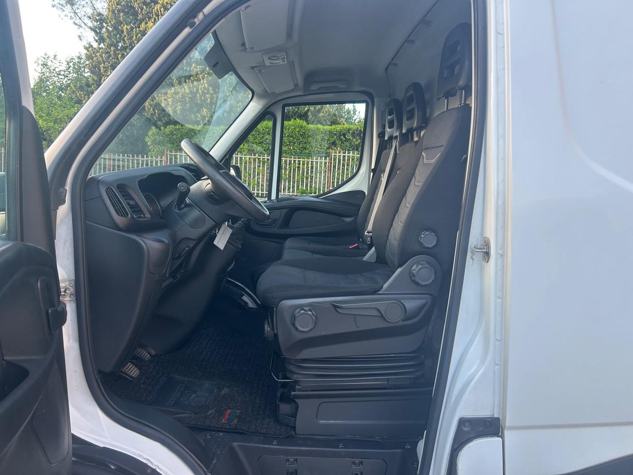 Iveco Daily 35S14V 2.3 Diesel 2021