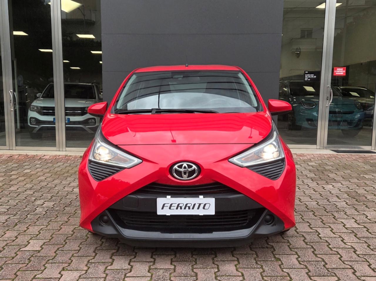 Toyota Aygo Connect 1.0 VVT-i 72 CV 5 porte X-Cool