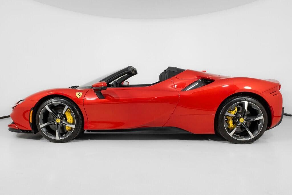 Ferrari SF90 Spyder NOLEGGIO LUNGO TERMINE - LEASING FULL INCLUSIVE
