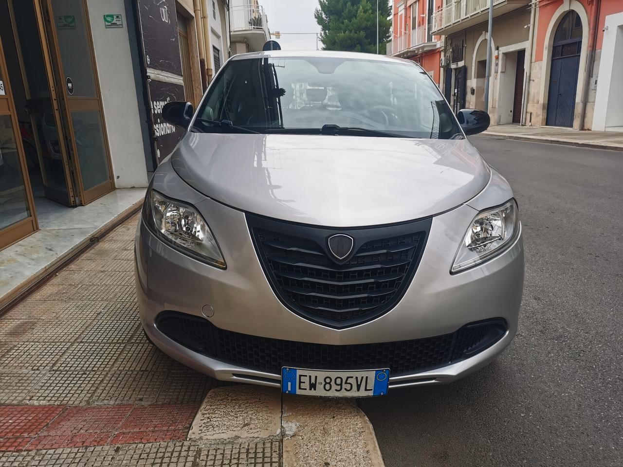 Lancia Ypsilon 1.2 69 CV 5 porte GPL Ecochic EURO 6