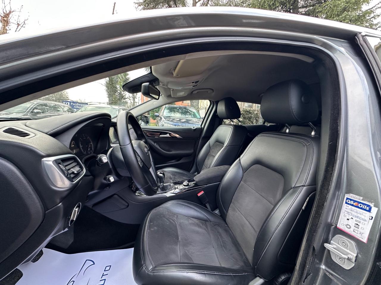 Infiniti Q30 1.5 diesel Premium Tech