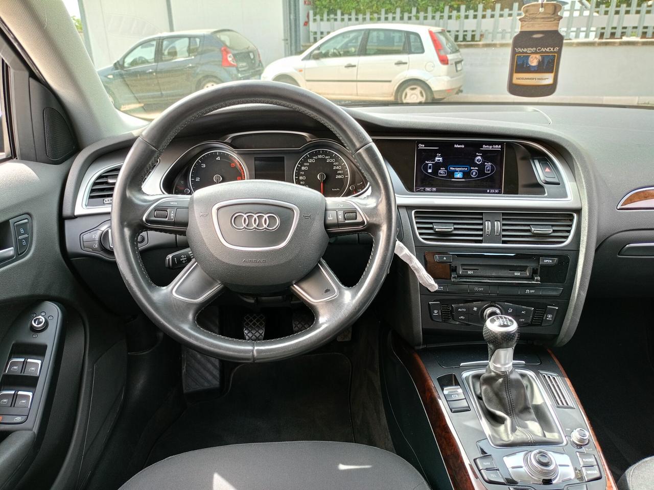 Audi A4 Avant 2.0 TDI 177CV NAVIGATORE & LED