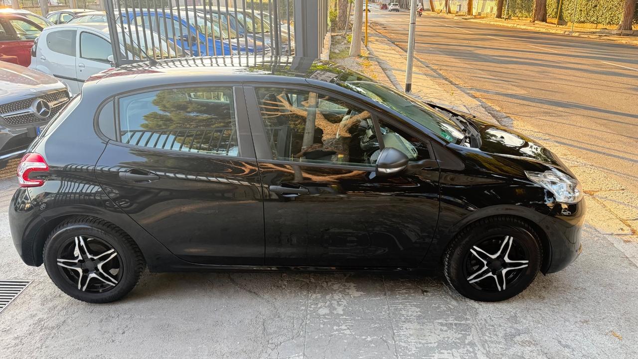 Peugeot 208 1.4 HDi 68 CV 5 porte Access