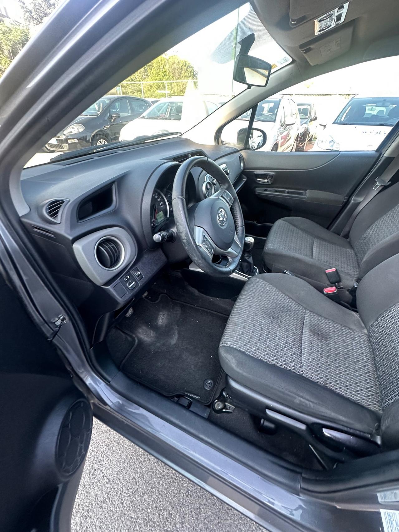 Toyota Yaris 1.0 5 porte Lounge