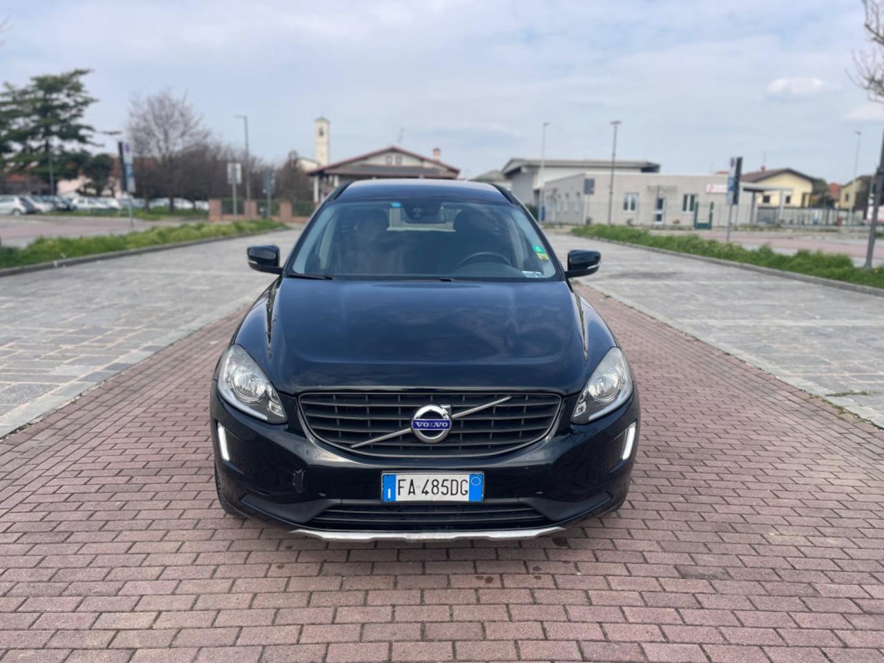 Volvo XC 60 XC60 D3 Geartronic R-design Kinetic