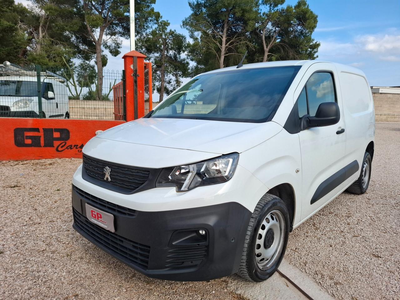 Peugeot Partner BlueHDi 100cv 3 POSTI - 1000Kg di PORTATA