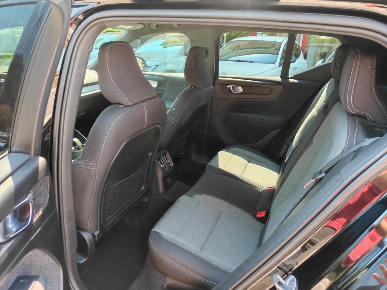 Volvo XC40 T4 Recharge Plug-in Hybrid automatico Plus Dark