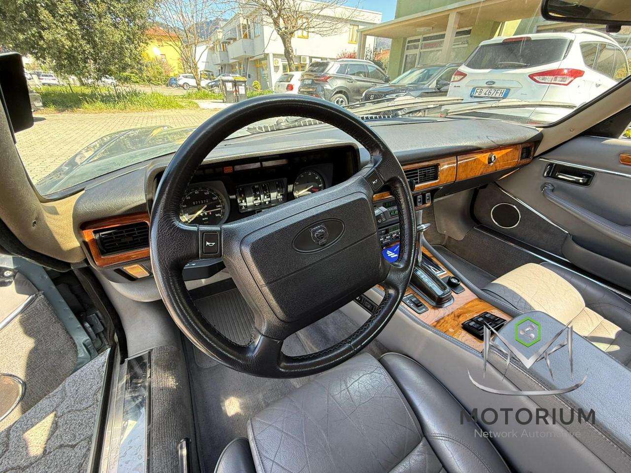 Jaguar XJS 5.3 275 cv Eleganza iconica, fascino senza tempo