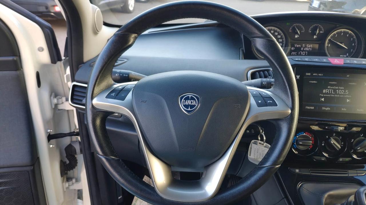Lancia Ypsilon 1.0 FireFly 5 porte S&S Hybrid Gold