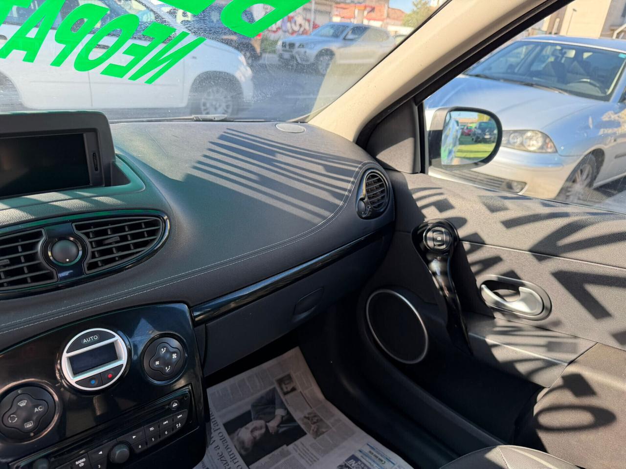 Renault Clio 1.2 16V 5 porte Live! - Anno 2011 - NEOPATENTATO