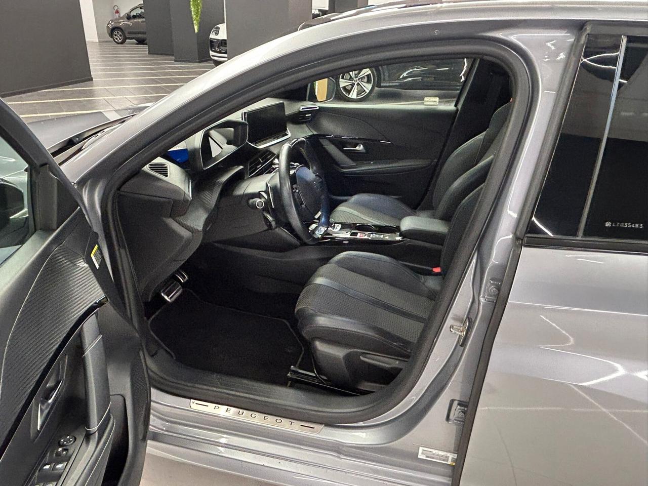 Peugeot 208 PureTech 130 Stop&Start EAT8 5 porte GT Line