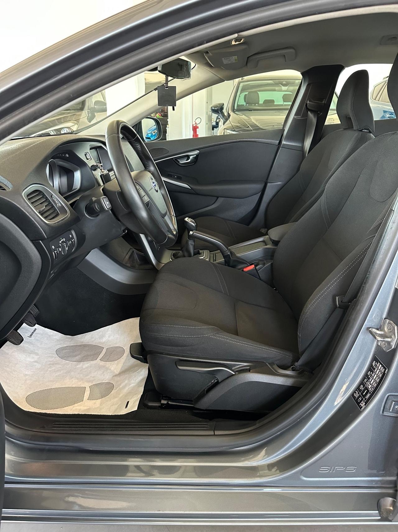 Volvo V40 D2 Momentum