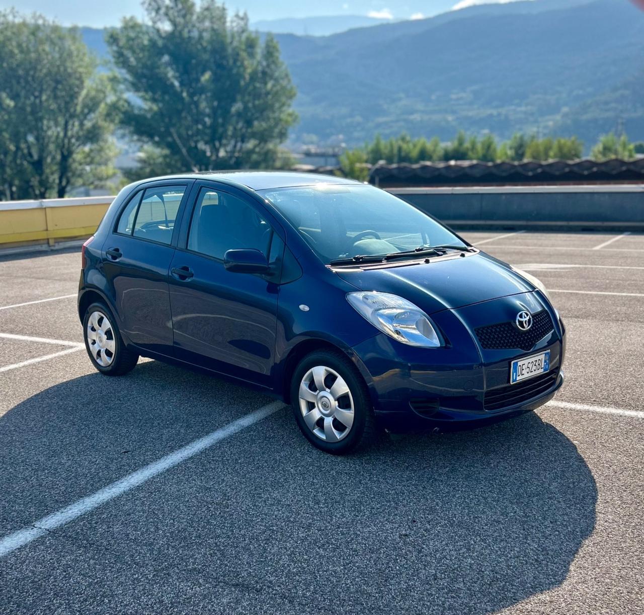 Toyota Yaris 1.3 5 porte Ed. Luna Neopatentati