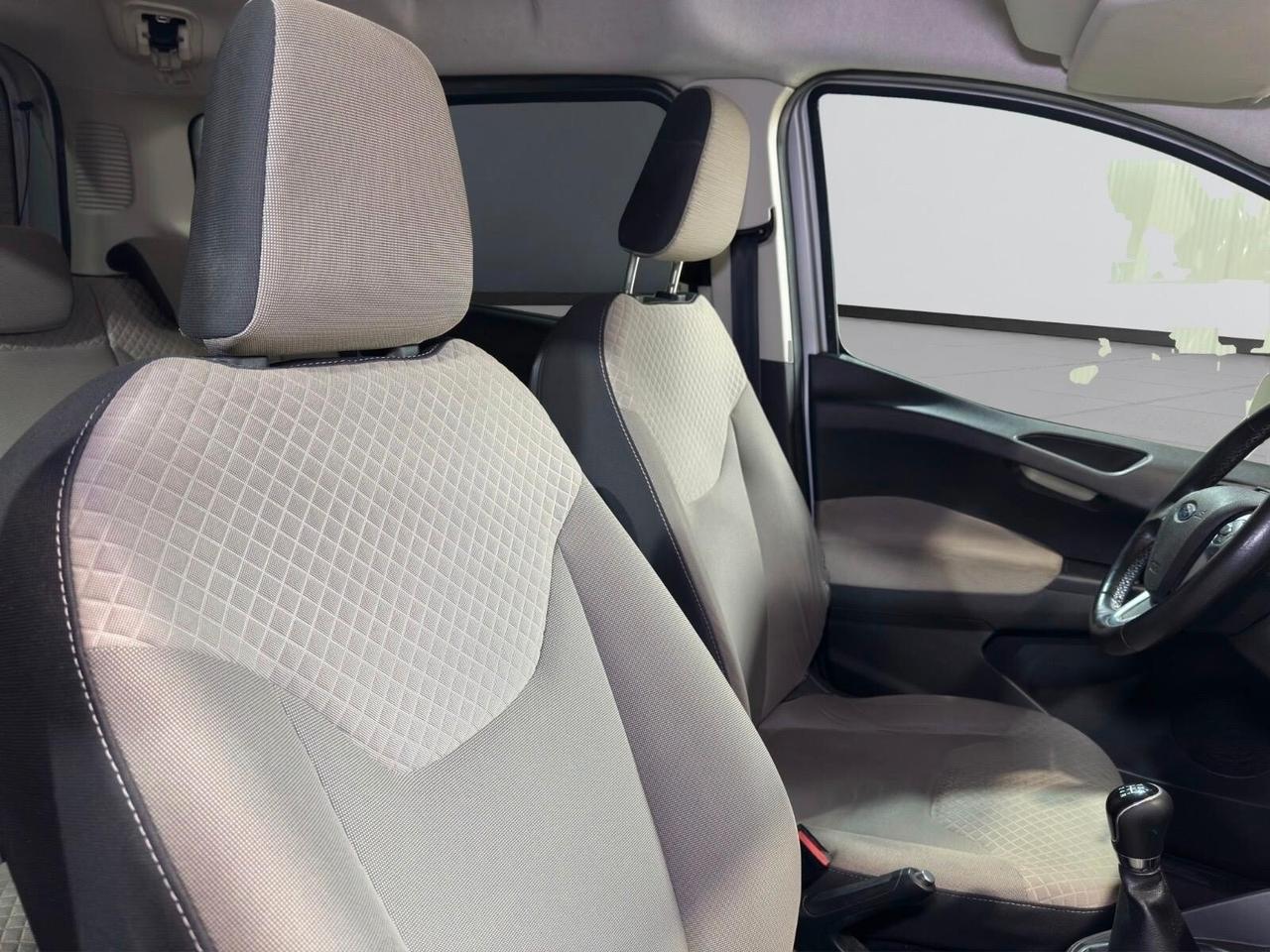 Ford Tourneo Courier 1.5 TDCI 95 CV Titanium