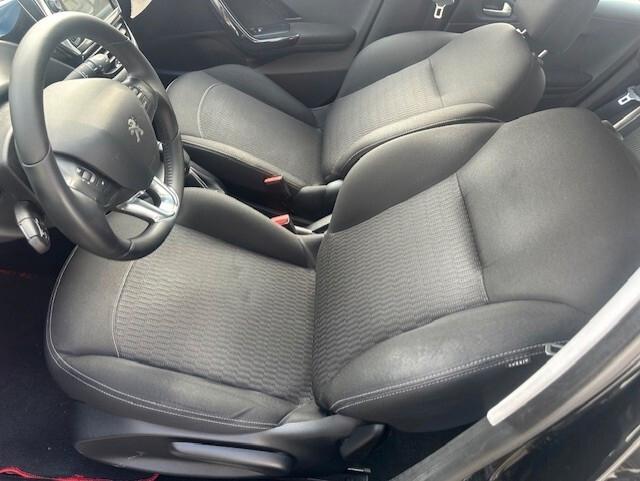 PEUGEOT 208 ALLURE 12/2017