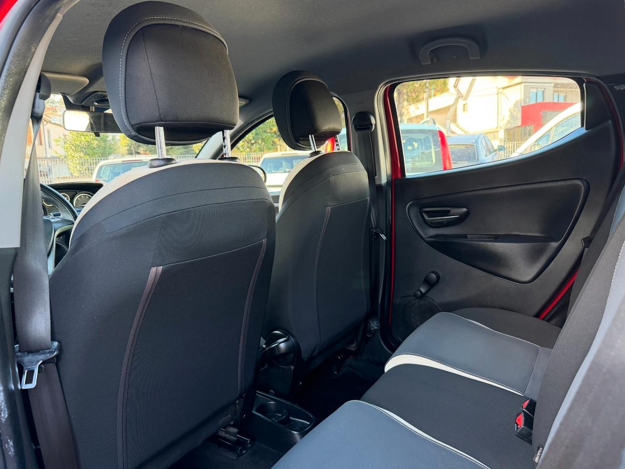 Lancia Ypsilon 0.9 TwinAir 85 CV 5 porte Metano Ecochic Elle