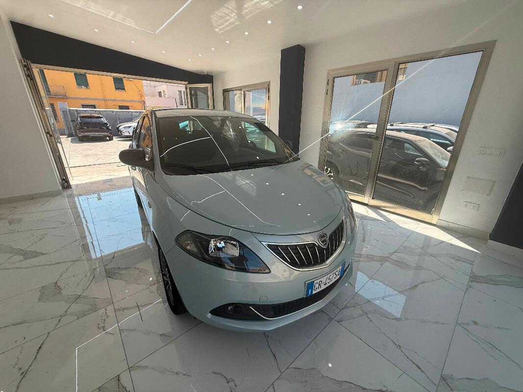 Lancia Ypsilon III LACIA YPSILON 1.0 firefly hybrid Gold s&s 70cv 5p.ti