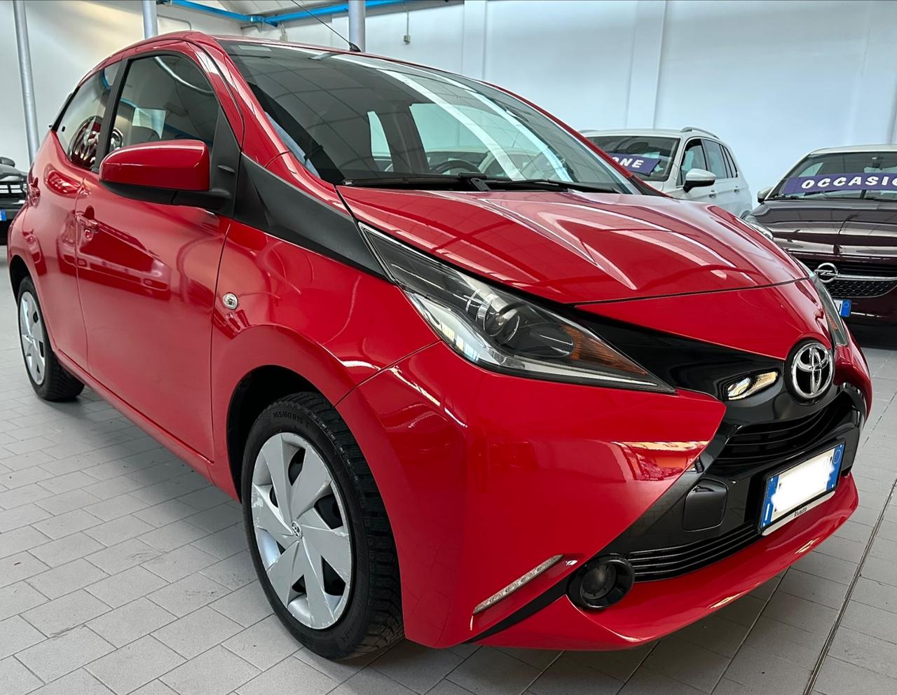 Toyota Aygo 1.0 VVT-i 69 CV 5 porte x-wave