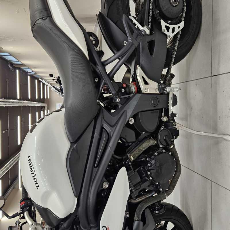 Triumph Speed Triple 1050 - 2011