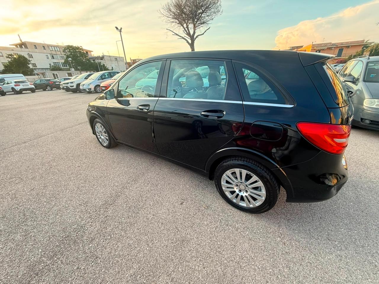 Mercedes-benz B 200 NGD Executive