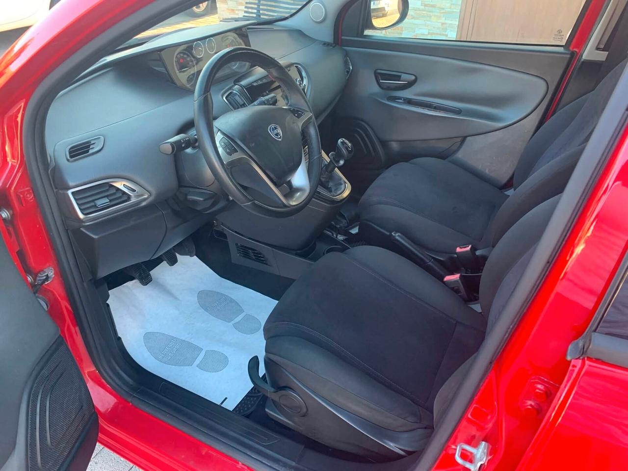 Lancia Ypsilon 1.2 69 CV Platinum 2015 TETTO APRIBILE