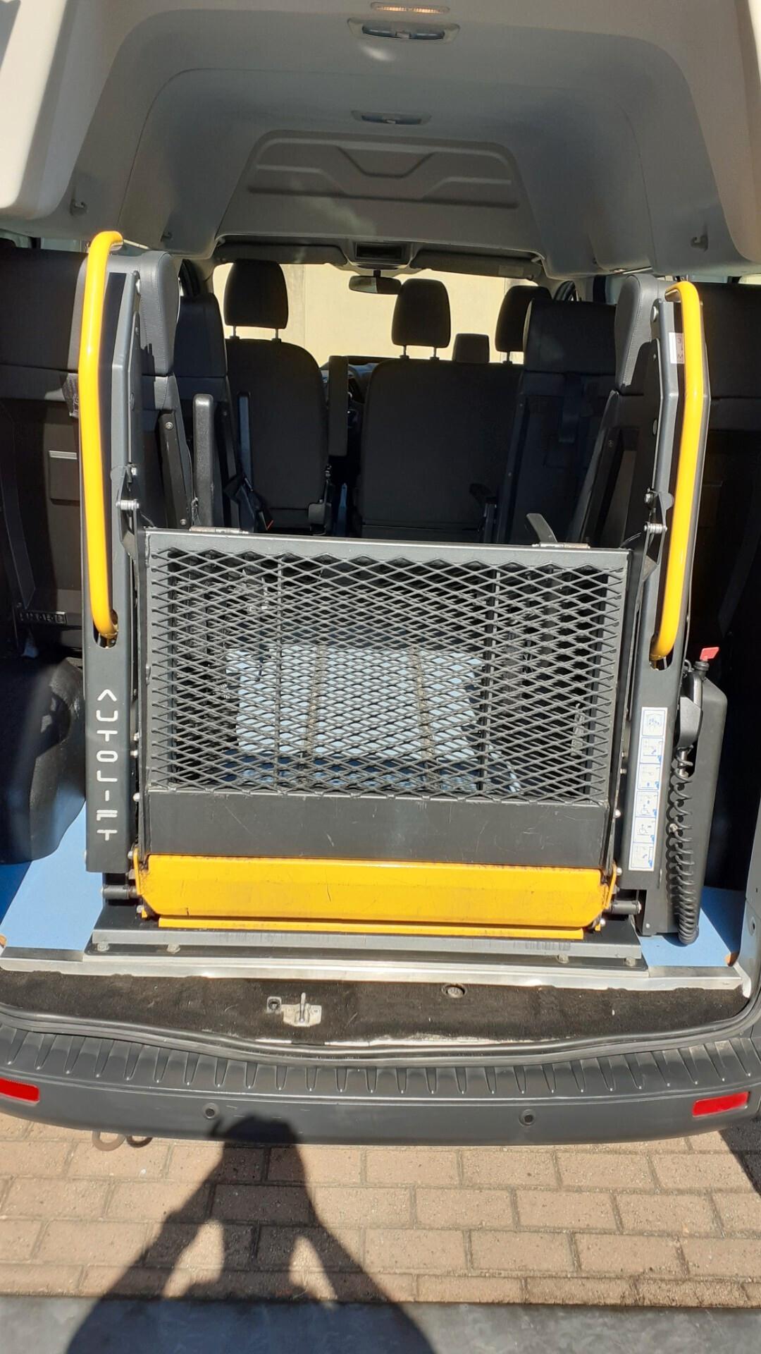 Ford Transit Custom trasporto disabili pedana +IVA