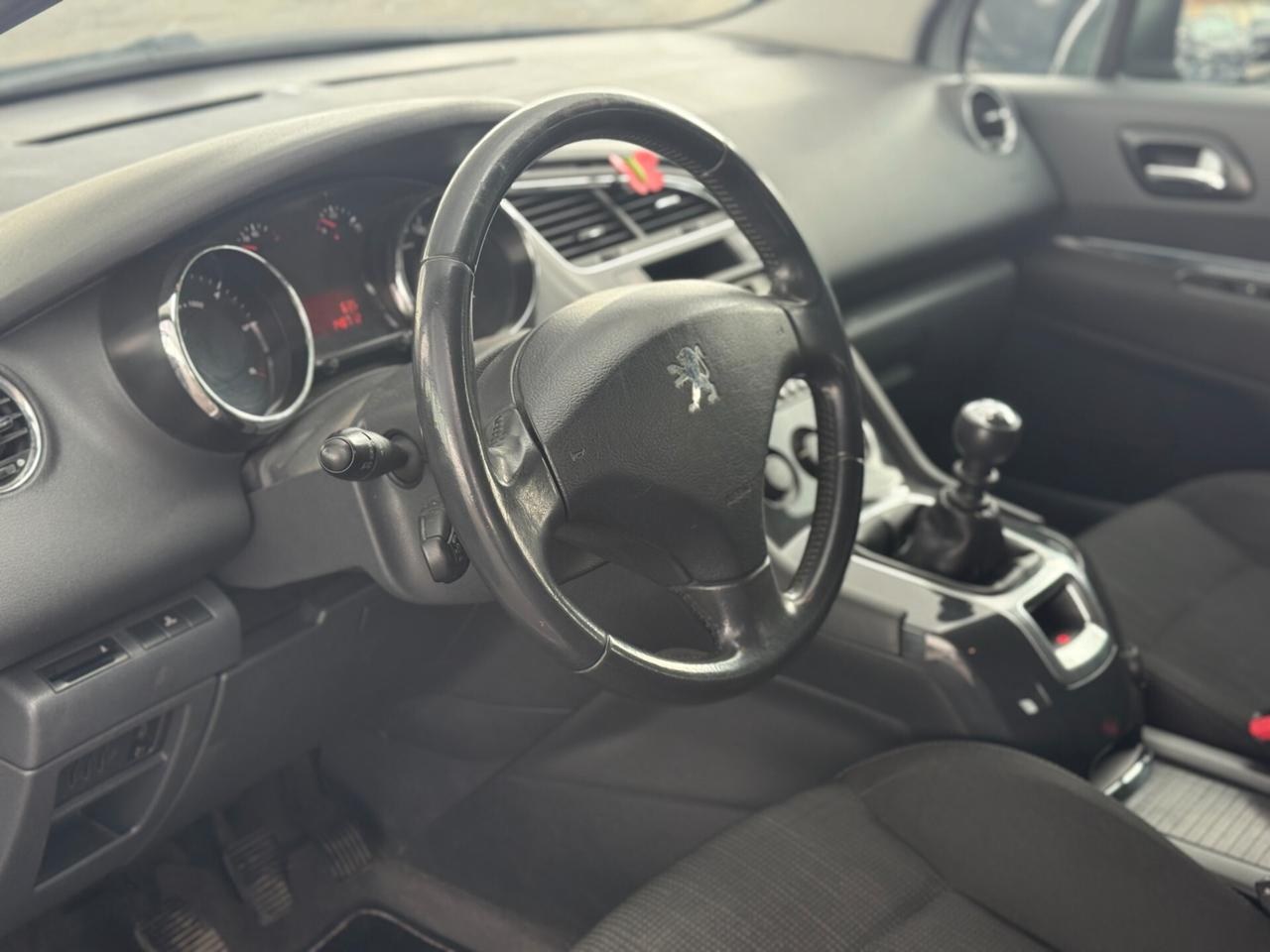 Peugeot 5008 1.6 HDi 112CV Tecno 7 POSTI