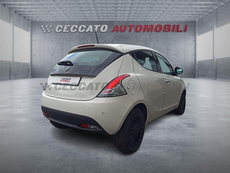 Lancia Ypsilon Ypsilon 1.0 firefly hybrid Silver s&s 70cv 5p.ti