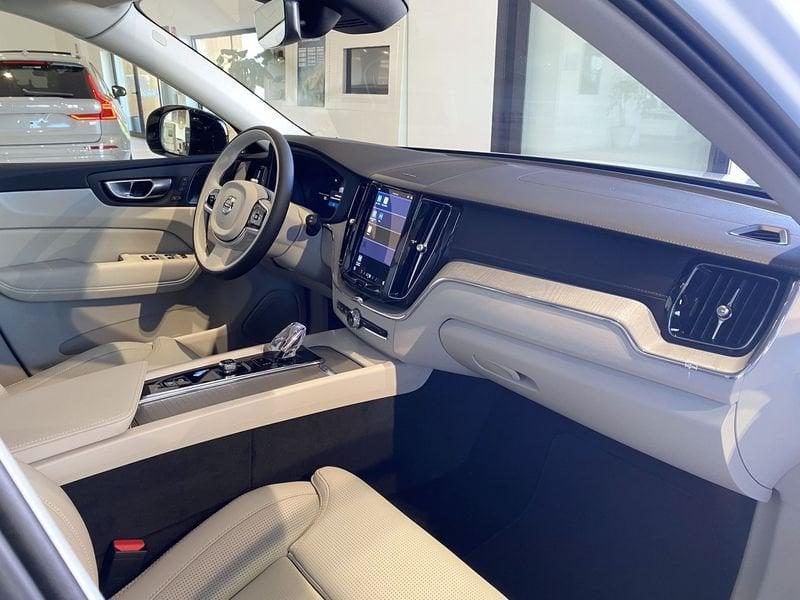 Volvo XC60 Recharge T6 253+145 CV AWD Plug-in Hybrid Automatica Recharge Ultra Dark