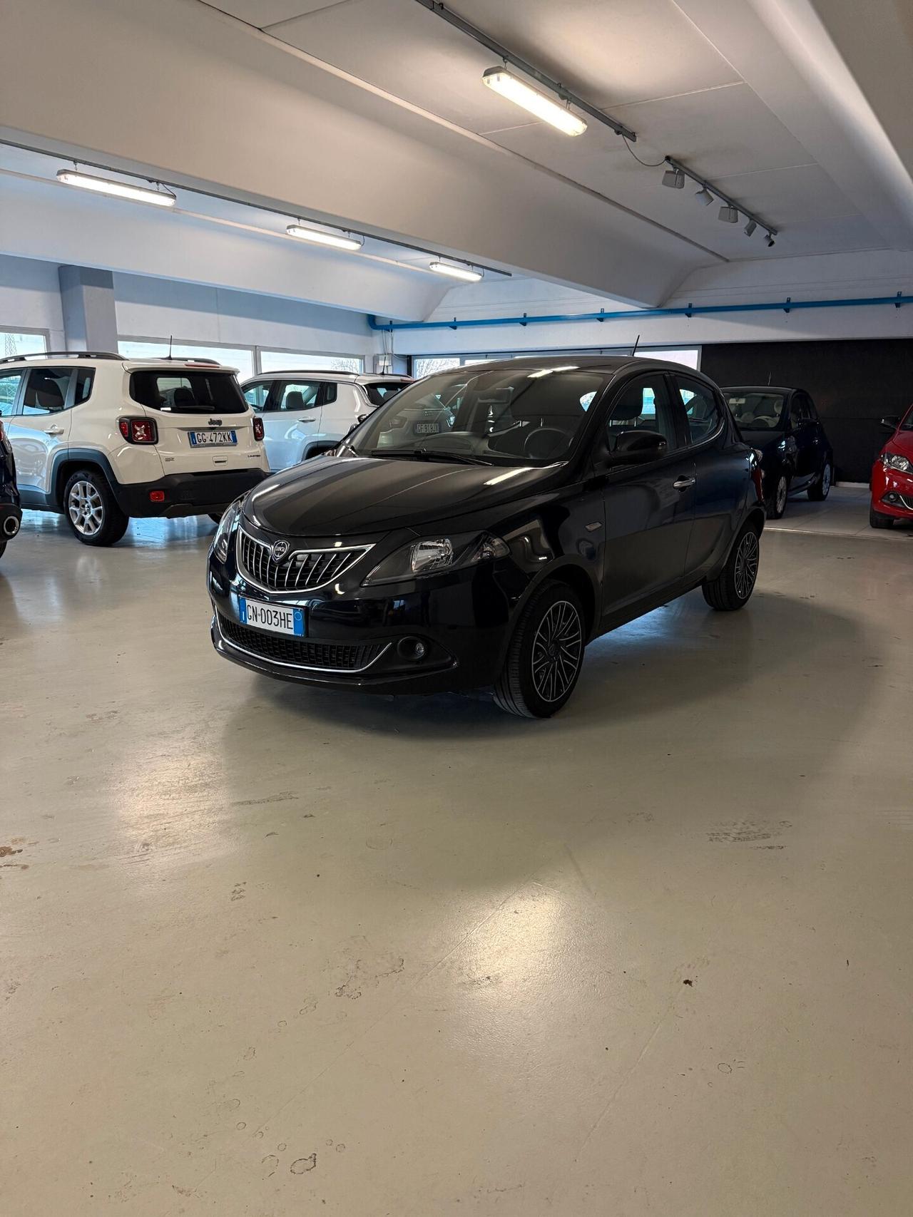 Lancia Ypsilon 1.0 FireFly 5 porte S&S Hybrid Gold