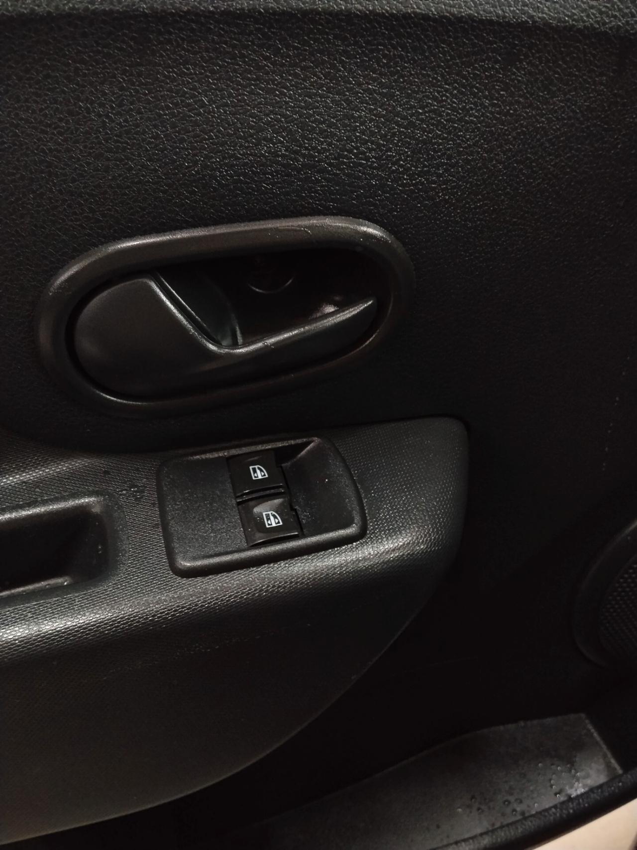 Dacia Sandero 900 bnz / GPL 2017 CON GARANZIA