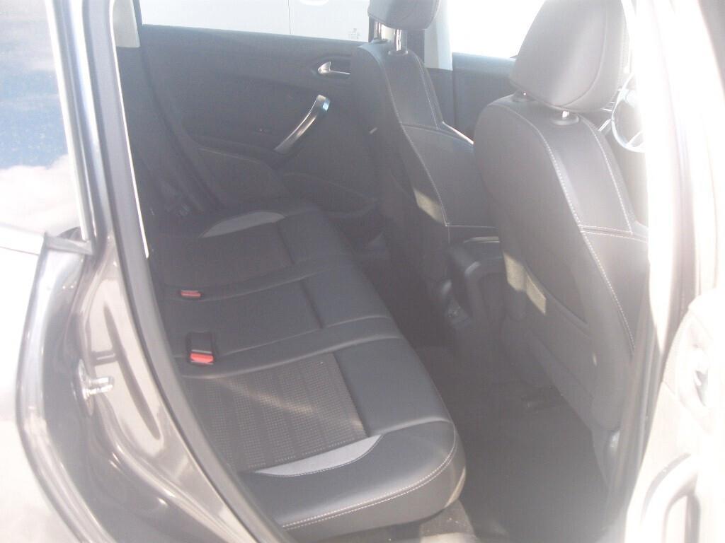 Peugeot 2008 BlueHDi 100 Allure - 2015