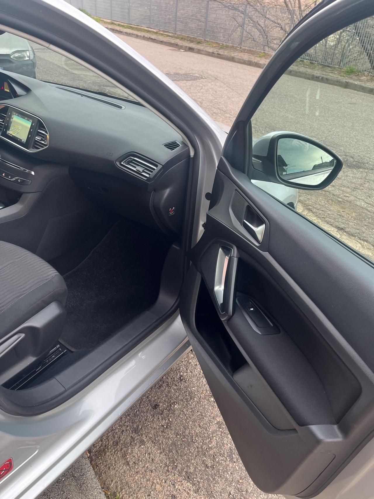 Peugeot 308 1.6 HDi 92 CV Business