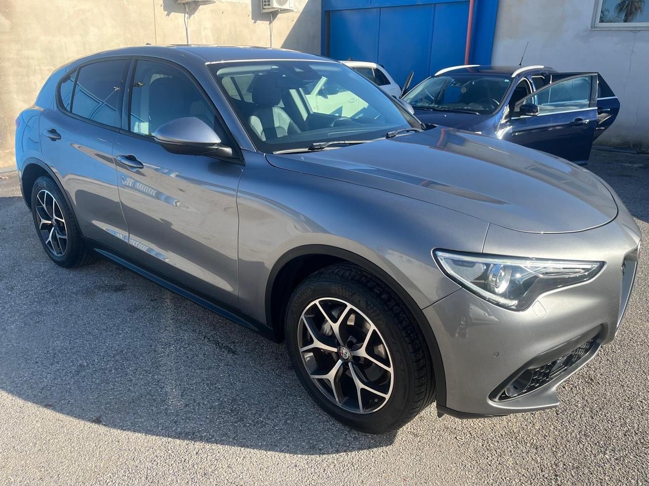 Alfa Stelvio Q4-2.2 mjt/190 cv- autom-2018