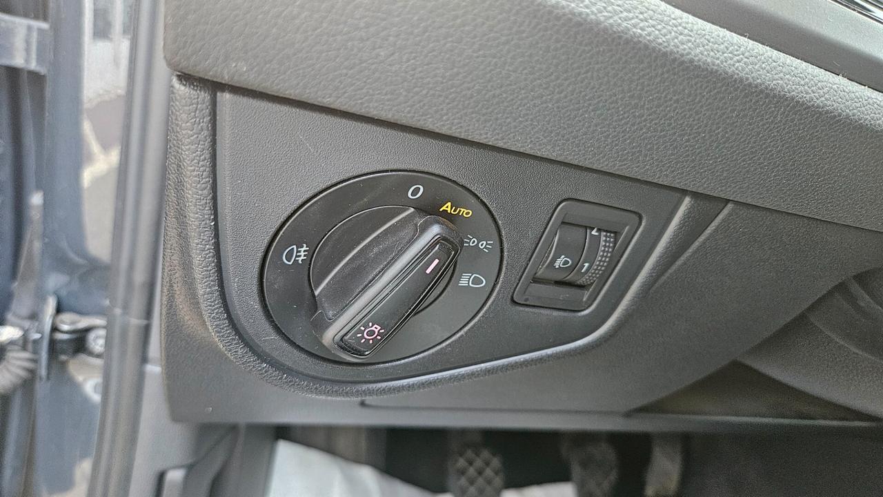 Volkswagen Polo 5p 1.0 evo Comfortline 80cv NAVY-CRUISE-CARPL