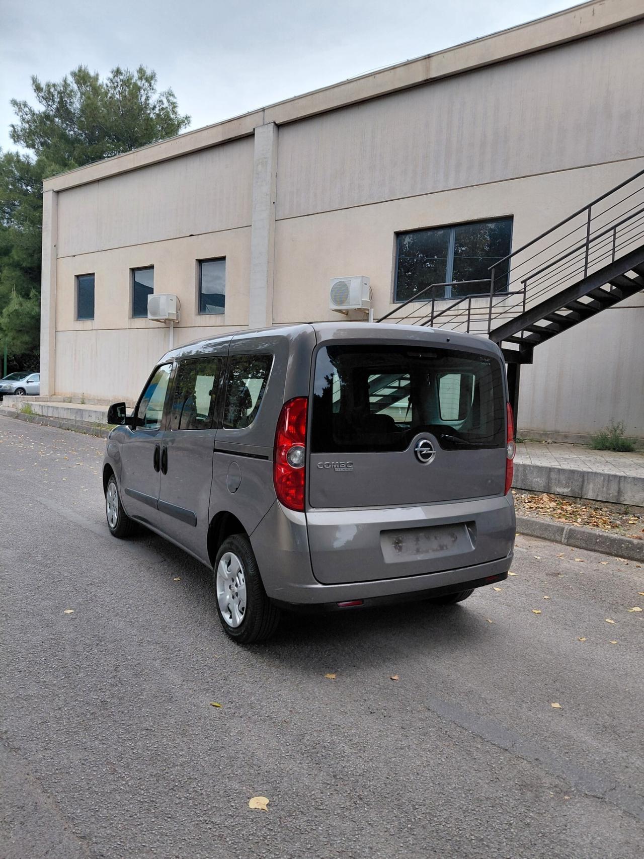 Opel Combo 1.6 CDTi 105CV PC-TN Elective