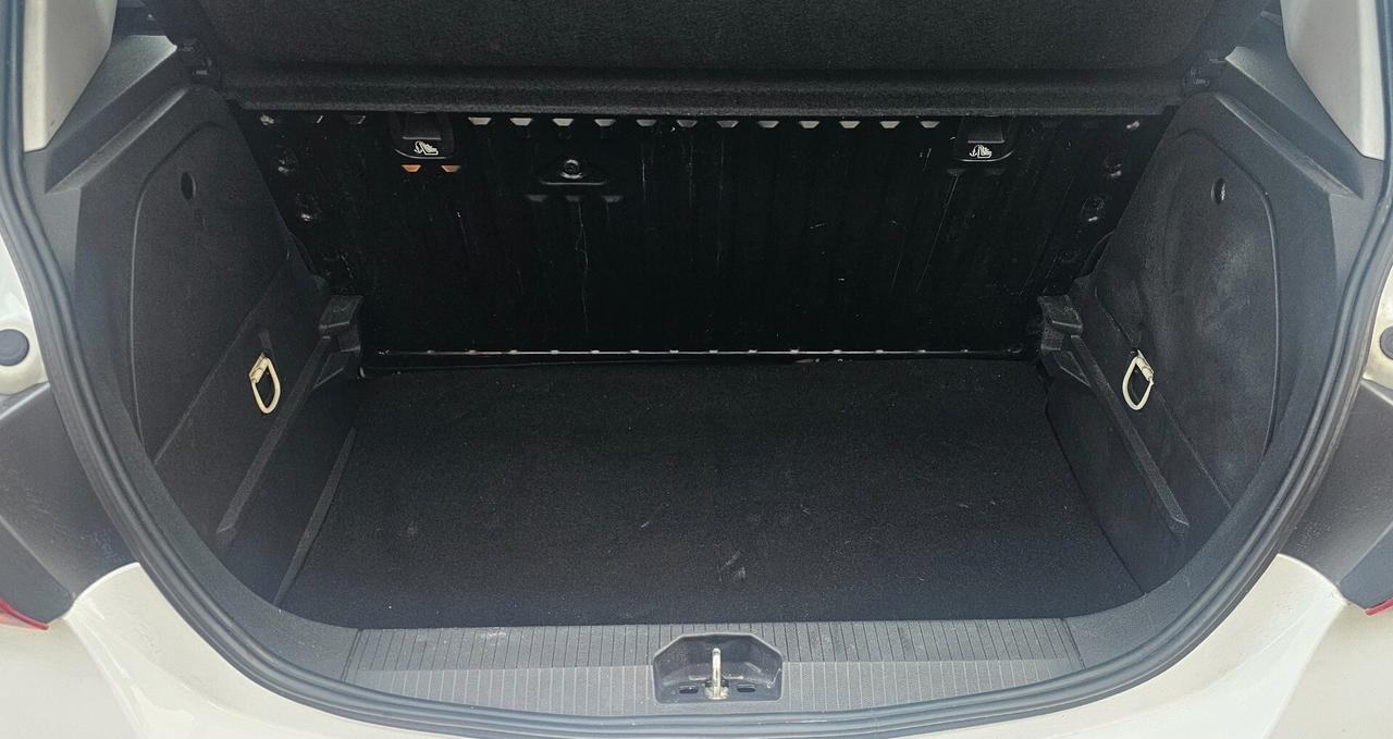 Opel Corsa 1.4 90CV GPL Tech 5 porte Innovation