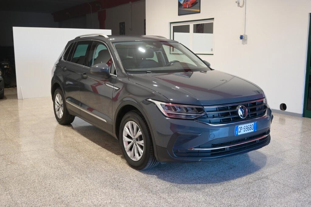 VOLKSWAGEN TIGUAN 2.0 TDI 150CV DSG SCR LIFE ( FARI LED - CLIMA TRIZONA - ADAPTIVE CRUISE - AMBIENT LIGHTS - APP CONNECT - PARK PILOT )