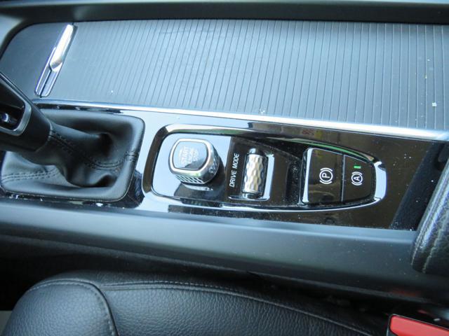 VOLVO XC60 D4 AWD Business