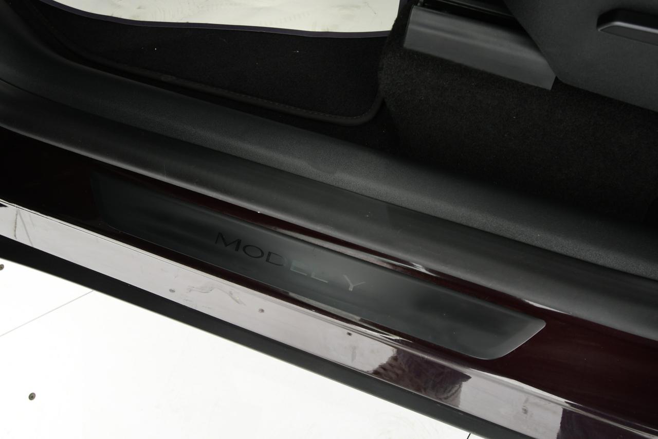 TESLA Model Y Performance Dual Motor awd +AUTOPILOT