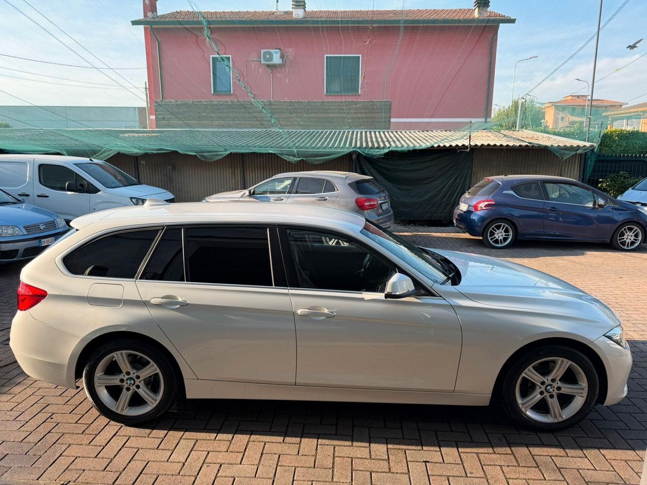 Bmw 318 318d xDrive Touring Sport