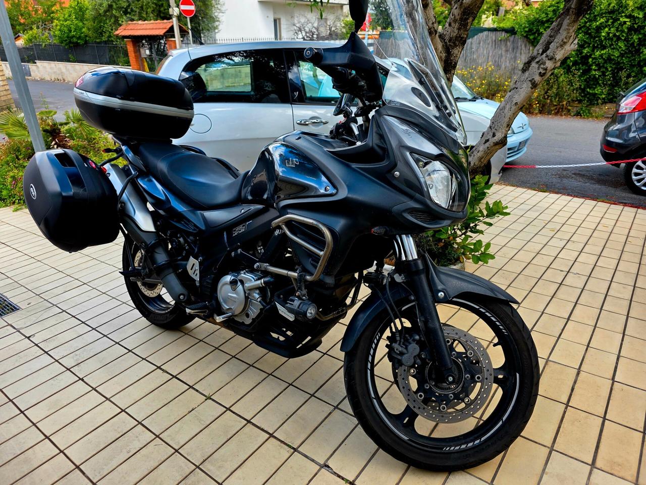 SUZUKI V-STORM 650