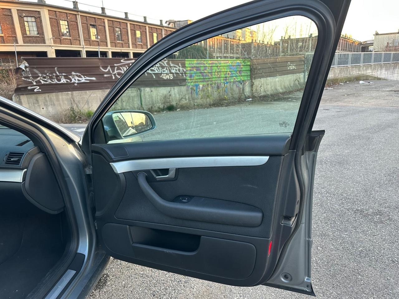 Audi A4 1.9 TDI s line sport 140 cv