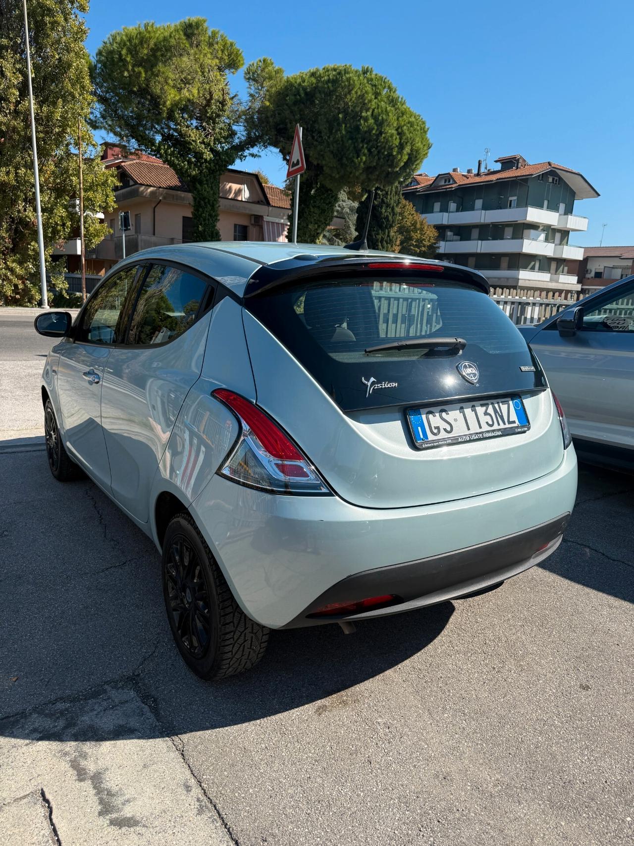 Lancia Ypsilon 1.0 FireFly 5 porte S&S Hybrid Silver NESSUN VINCOLO