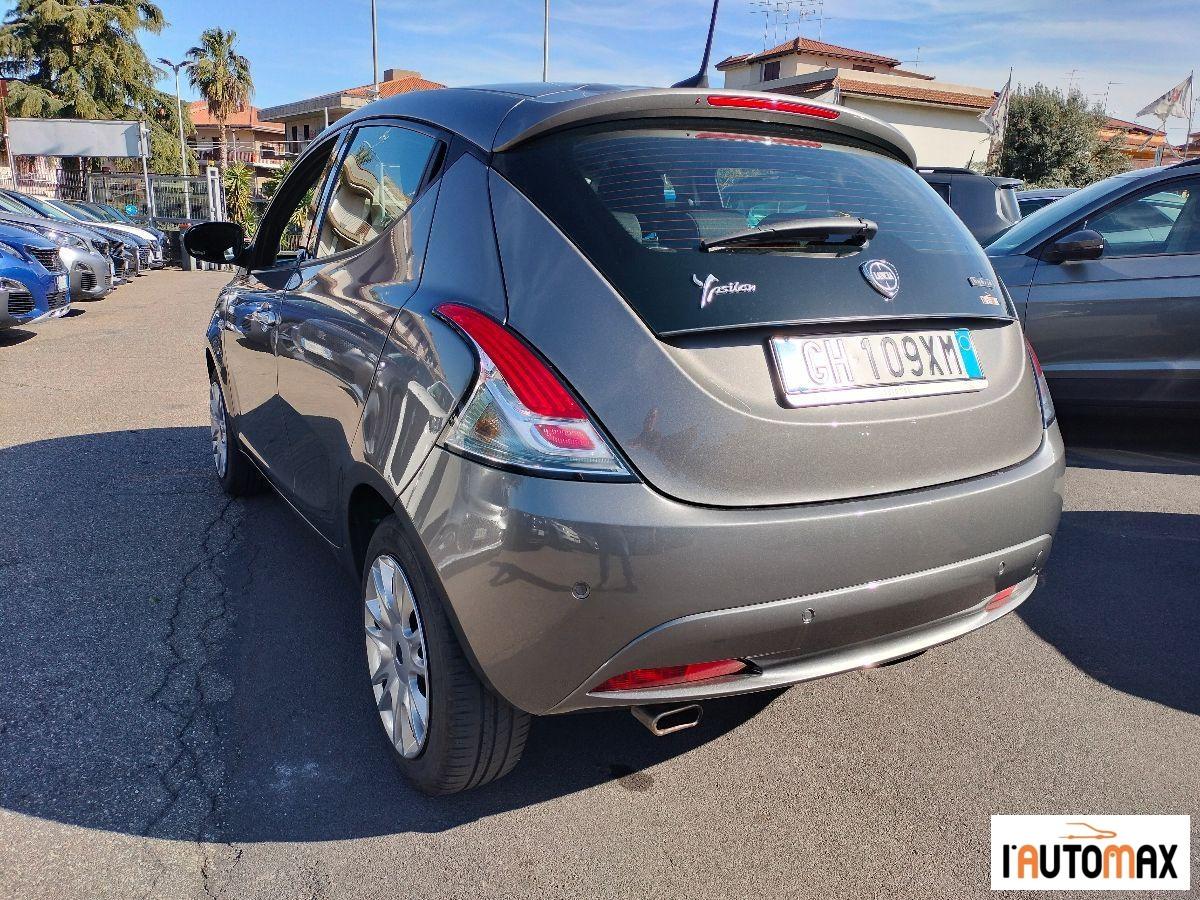 LANCIA - Ypsilon 1.0 firefly hybrid Gold s&s 70cv