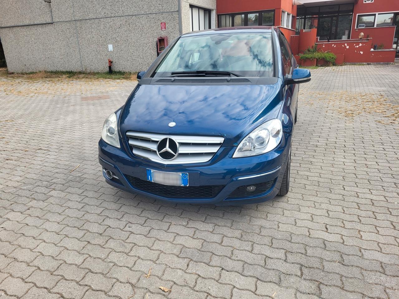 Mercedes-benz B 200