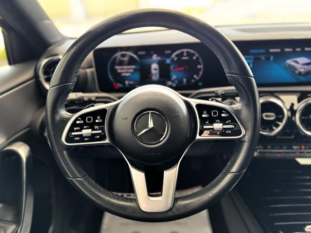 MERCEDES-BENZ A 180 d Automatic Sport (Navi/Retro/Unipro.)