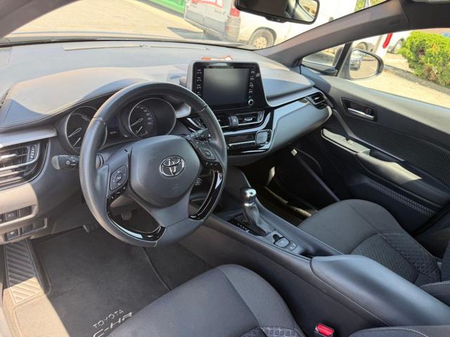 TOYOTA C-HR 1.8 Hybrid E-CVT Business